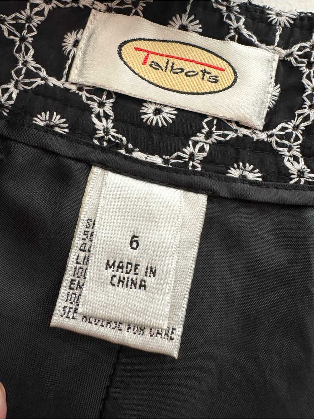 Talbots Black White Embroidered Ankle Pants Straight Leg Career Size 6 - Picture 7 of 7